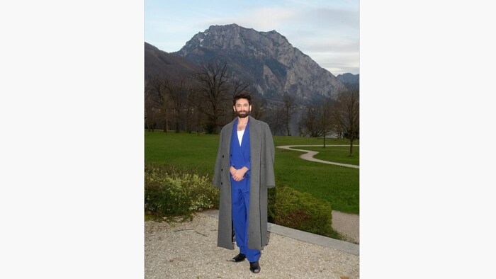 Tom Neuwirth im Toscana Park, im Hintergrund der Traunstein