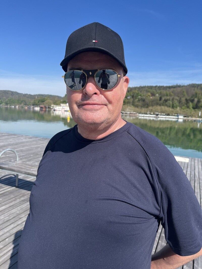 Hermann geht ab 10 Grad Wassertemperatur baden. „Ich liebe dieses Fleckchen Erde. Wir als Pensionisten verbringen hier viel Freizeit!“ (Bild: Katja Bieche)