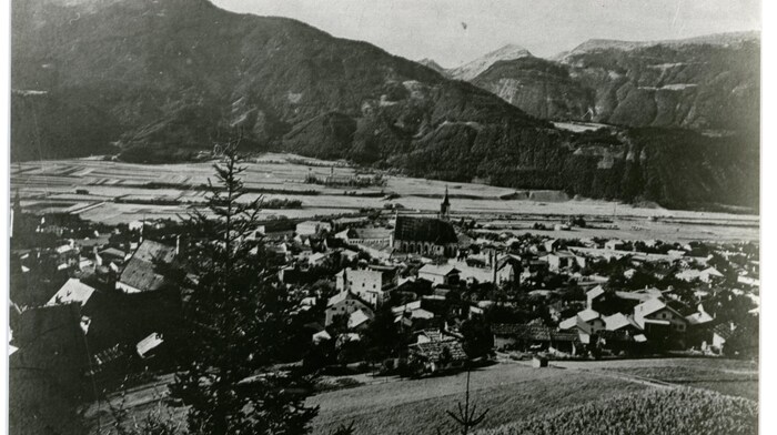 The photo shows the district town in earlier times.