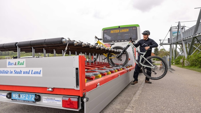 Den speziellen Anhänger für Mountainbikes wird es in Zukunft auf der Linie von Aspang nach St. ...