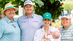 Sepp Straka mit Ehefrau Paige, Sohn Leo, Mama Mary und Papa Peter in Augusta. (Bild: Zur Verfügung gestellt)
