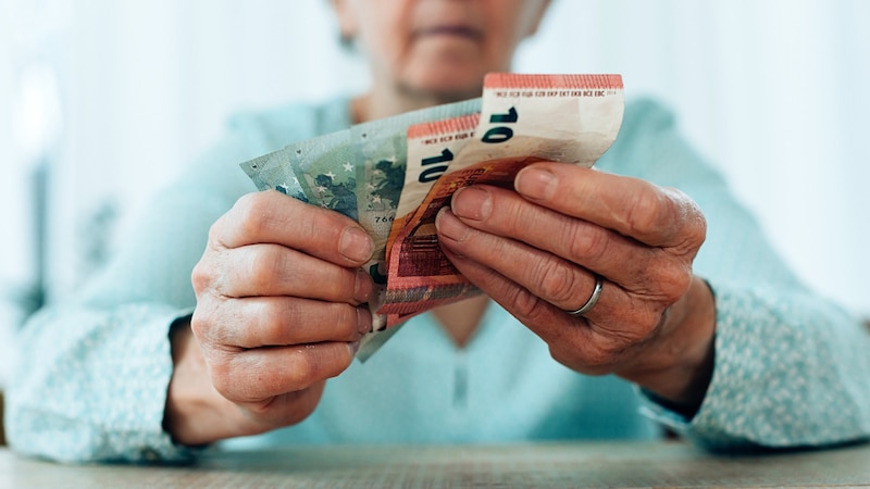 Yüz binlerce kadın, aliquotation kuralı nedeniyle tüm emeklilikleri boyunca mali açıdan dezavantajlı duruma düşecektir. (Bild: stock.adobe.com)