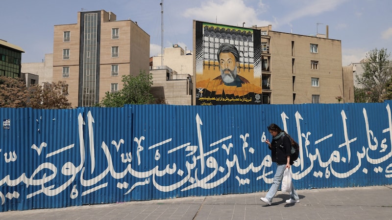 Angespannte Lage in Teheran (Bild: APA/AFP/ATTA KENARE)