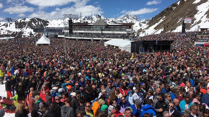 Auf der Idalpe in Ischgl warten am heutigen Sonntag die Massen.