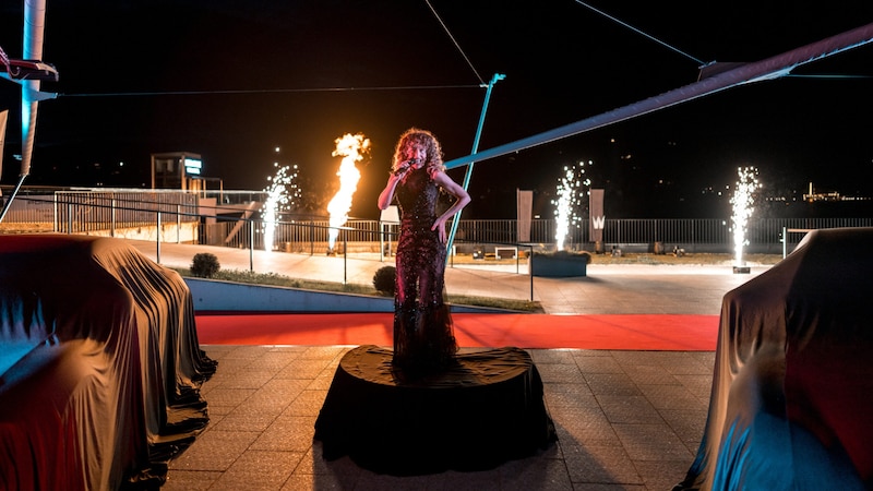 Musikalisch wurde das Event von Sängerin Sandra Pires. (Bild: Porsche/Peter Pegam)