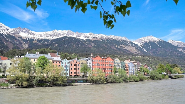 Postkartenmotivwürdig ist die Stadt Innsbruck, doch leistbares Wohnen bleibt für Einheimische schwierig (Bild: Christof Birbaumer)