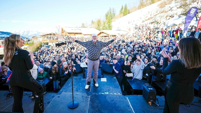 DJ Ötzi performed at the Oberforsthofalm