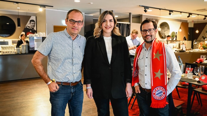 Verena Derntl, Verkaufsleiterin Mediaprint OÖ, mit Ernst Mayr (Fussl Modestraße) und Stefan ...
