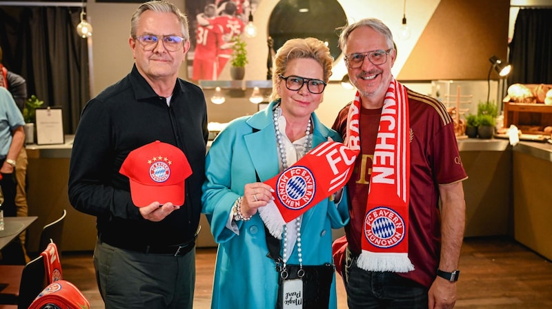 Das Organisations- Team Christoph Oman (l.) und Thomas Richter (beide von der Oberbank) gemeinsam mit Claudia Effenberg. (Bild: Wenzel Markus)