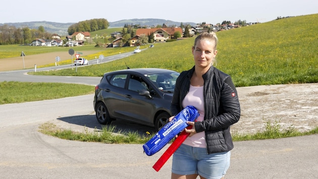 Kristina Wildmann from Neumarkt helped at the scene of the accident. Then a truck rammed into her parked car. (Bild: Tschepp Markus)