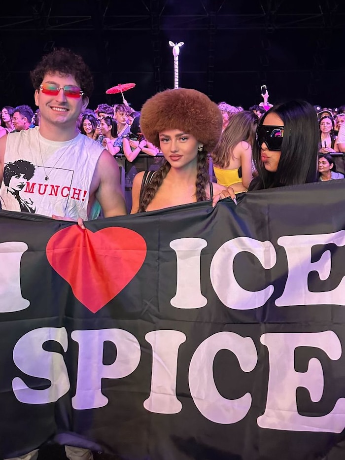 Leni Klum with a fur hat at the Ice Spice show