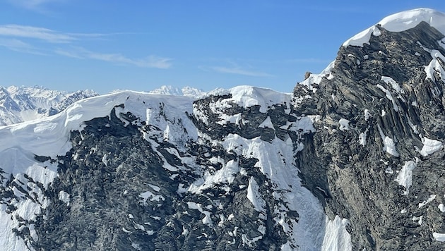 A tragikus baleset a Muttler-hegyen történt, több mint 3000 méteres magasságban. (Bild: Kapo Graubünden)