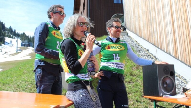 BTV-Vorstandsvorsitzender Gerhard Burtscher, Special Olympics Vorarlberg-Geschäftsführerin Beatrice Amann und Hausherr Kilian Albrecht (v. l.). (Bild: Peter Weihs/Kronenzeitung)