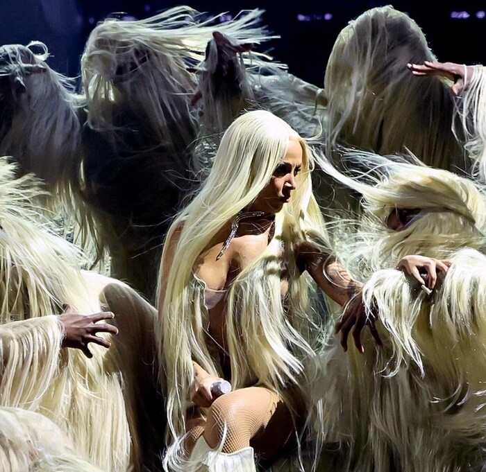 Doja Cats rocked the Coachella stage in unusual looks.