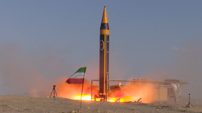 Test einer iranischen „Kheibar Shekan“-Rakete im Mai 2023 (Bild: APA/AFP/IRANIAN DEFENCE MINISTRY)