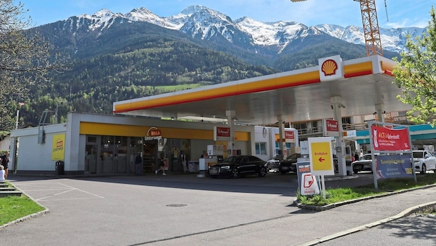 The crime took place at this petrol station. (Bild: Christof Birbaumer, Krone KREATIV)