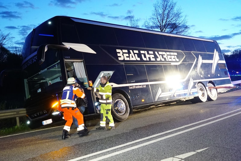 Der Tourbus des Sängers soll auf der A24 umgekippt sein. (Bild: NIBOR / Action Press / picturedesk.com)