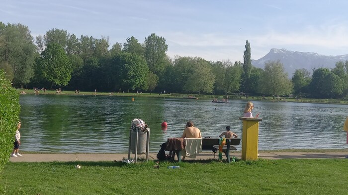 Der Badebetrieb am Salzachsee wird von der Stadt Salzburg verwaltet.