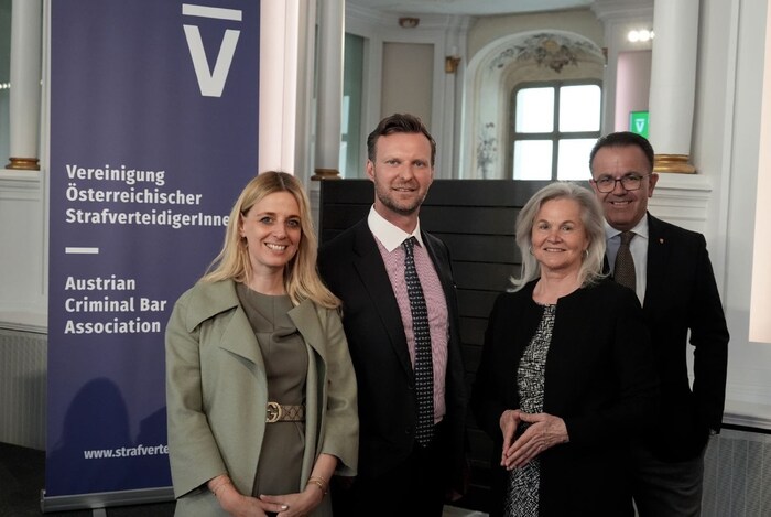 Von links nach rechts: Vizepräsidentin Andrea Concin, VÖStV-Präsident Philipp Wolm, Grazer Anwältin Barbara-Cecil Prasthofer-Wagner und Präsident der Rechtsanwaltskammer Michael Kropiunig.