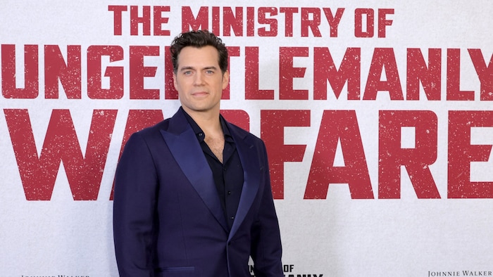 Henry Cavill plauderte das süße Baby-Geheimnis bei der Premiere von „The Ministry of Ungentlemanly Warfare“ in New York aus.