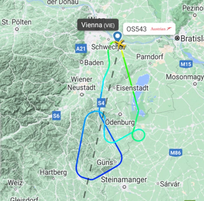 Nachdem die Maschine in Höhe von Ödenburg von einem Blitz getroffen wurde, musste das Flugzeug ...