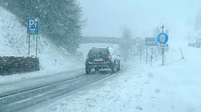 Dichter Schneefall am Katschberg.