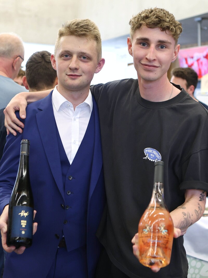 Weinhaus Wakolbinger-Junior-Chef Martin Wakolbinger, Winzer Leo Hillinger Junior (von links). (Bild: Andreas Maringer)