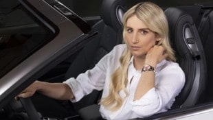 Snowboard-Profi Anna Gasser macht wie viele andere Promis Werbung für die Kärntner Uhrenmarke ...