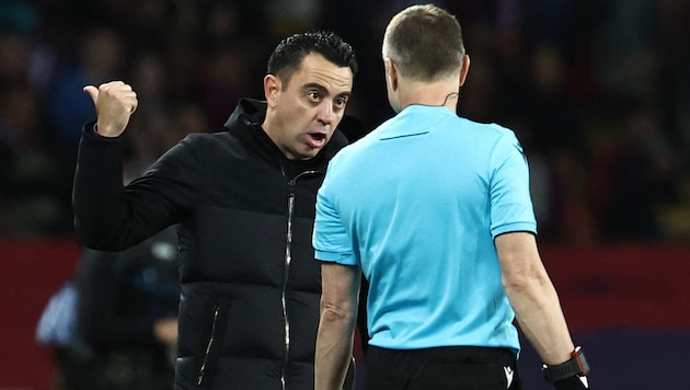 Barca coach Xavi complained to the referee. (Bild: APA/AFP/FRANCK FIFE)