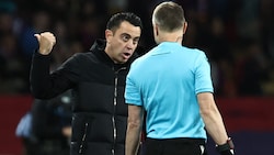Barca-Coach Xavi beschwerte sich beim Schiedsrichter. (Bild: APA/AFP/FRANCK FIFE)