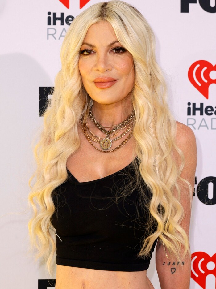 Tori Spelling büszke az "odalent lévő női részeire".