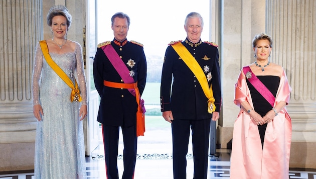 Mathilde belga királyné, Henri luxemburgi nagyherceg, Fülöp belga király és Mária Terézia luxemburgi nagyhercegnő. (Bild: APA/AFP/Belga/BENOIT DOPPAGNE)