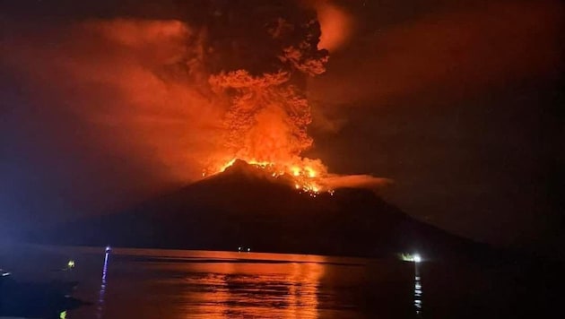 A Ruang a legdélebbi aktív vulkán a Sangihe-szigetek ívében. (Bild: AFP)
