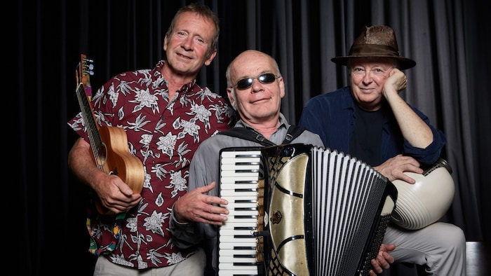 „Die zwanzig schönsten Lieder der Welt“ präsentieren Otto Lechner, Klaus Trabitsch und Peter Rosmanith im Hotel Lebensquell in Bad Zell. Kosten: 28 Euro Datum: Samstag, 20. April, um 19.30 Uhr Infolink: www.kulturforum-badzell.at