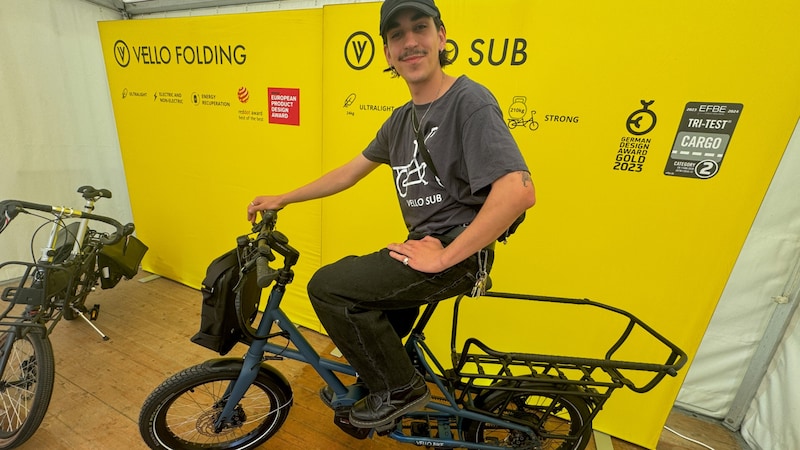 Fabio Rotaru stellte auf dem Bike Festival das Vello Sub vor, eines der leichtesten Cargo-Räder am Markt.  (Bild: Hannes Wallner)