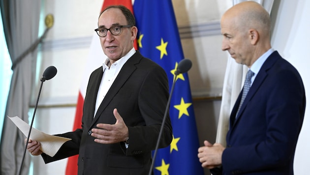 Austria did not sign the EU declaration on social rights: Social Affairs Minister Johannes Rauch (left) now sharply criticizes the stance of the Ministry of Economic Affairs led by Martin Kocher (ÖVP). (Bild: APA/HANS KLAUS TECHT)