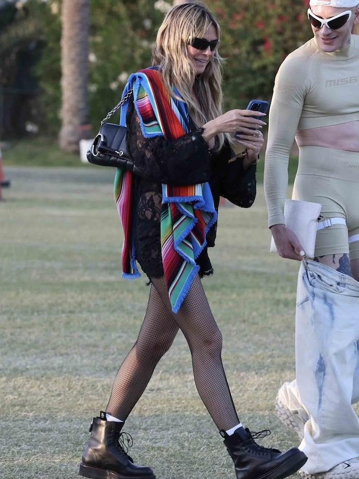 Heidi Klum feierte im sexy Outfit beim Coachella-Festival.
