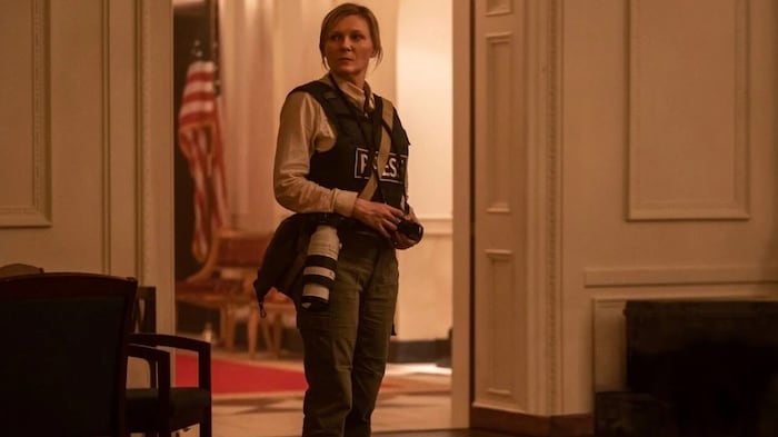 Lee (Kirsten Dunst) wird Zeugin von unvorstellbaren Ereignissen.  