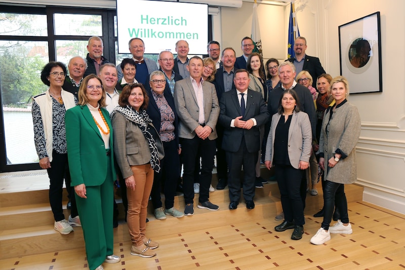 Eine Delegation an Vertretern aus Murau war im Steiermark-Haus zu Besuch. (Bild: ALEXANDER LOUVET)