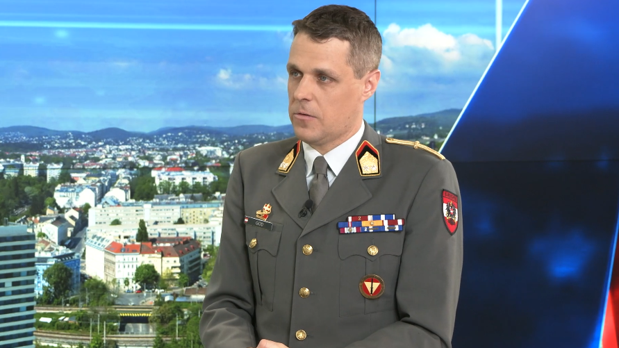 Oberstleutnant Christoph Göd (Bild: krone.tv)
