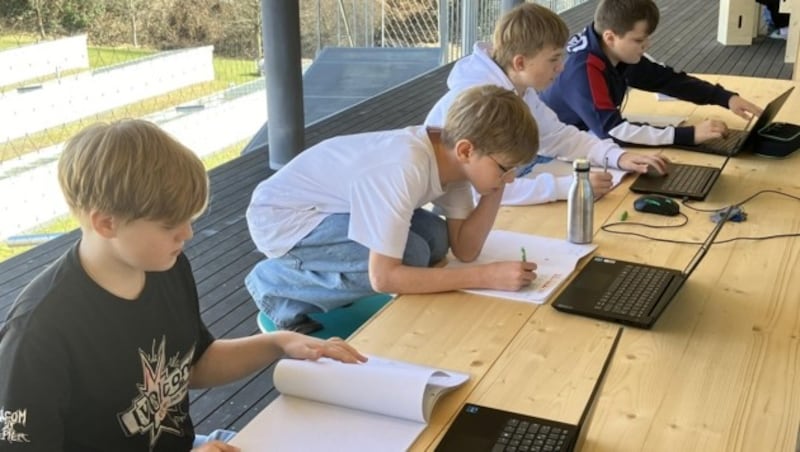 Dank des Neubaus können die Schüler auch immer wieder an der frischen Luft lernen. (Bild: Bischöfliches Gymnasium Paulinum)