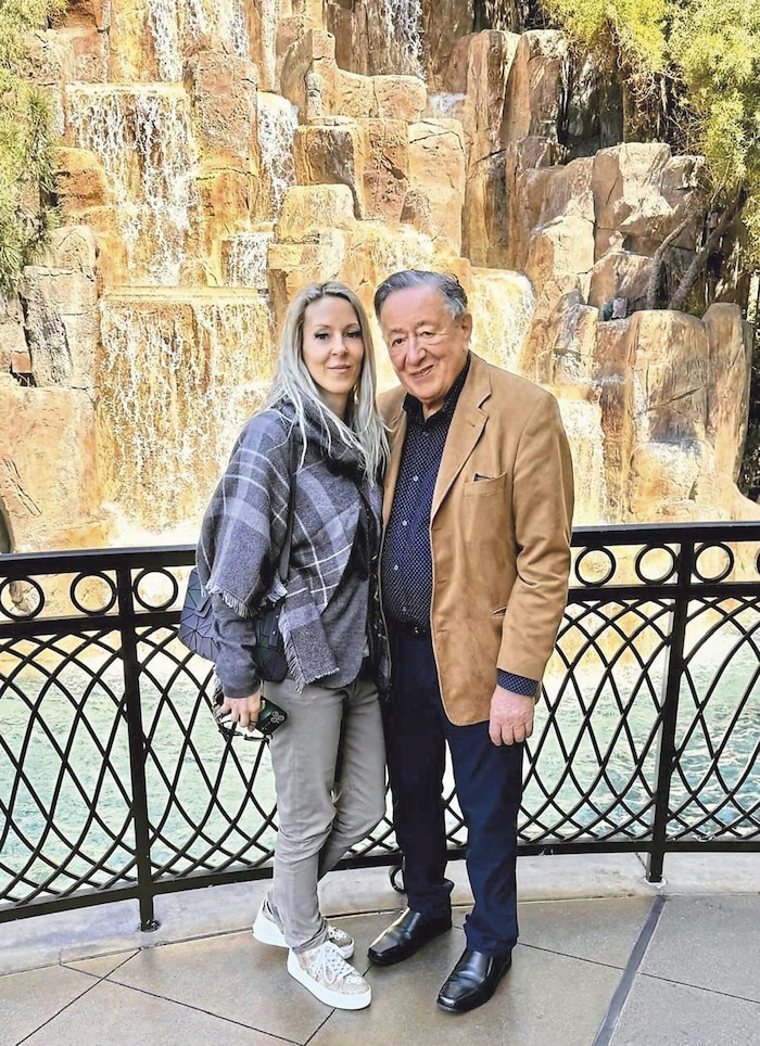 Richard Lugner will sein „Bienchen“ am 1. Juni heiraten. Das plauderte Simone jetzt gegenüber ...