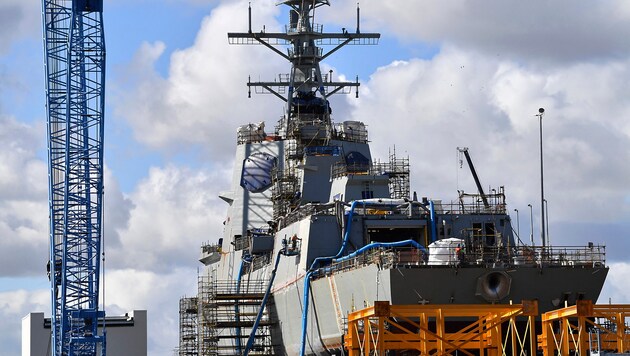 Yeni savaş gemileri inşa ediliyor, nükleer denizaltılar satın alınıyor, Avustralya kendini silahlandırıyor. (Bild: AP)
