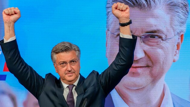 Konservativen-Chef Andrej Plenković bejubelte seinen Wahlsieg. Ist der alte Premier auch der neue? (Bild: AP)