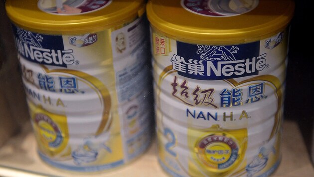 Nestlé tejpor egy kínai boltban (Bild: AFP)