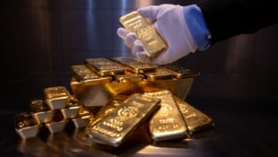Innerhalb eines Jahres ist der Goldpreis um knapp 40 Prozent gestiegen. (Bild: APA/dpa/Sven Hoppe)