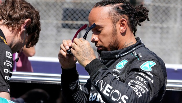 Trouble for Lewis Hamilton (Bild: Copyright 2024 The Associated Press. All rights reserved)