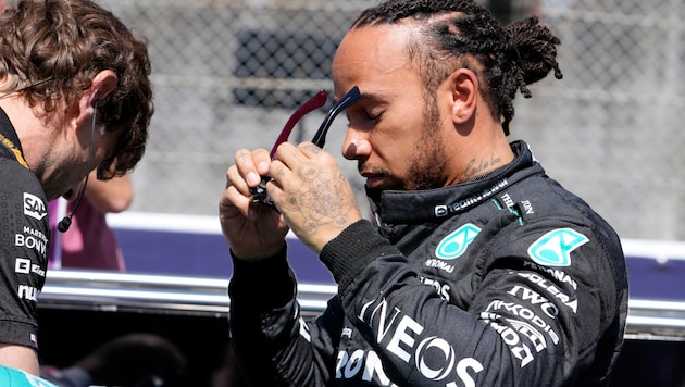 Ärger bei Lewis Hamilton (Bild: Copyright 2024 The Associated Press. All rights reserved)