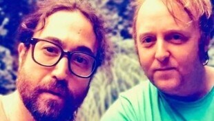 Come Together! James McCartney (r., 46) und Sean Ono Lennon (l., 48)