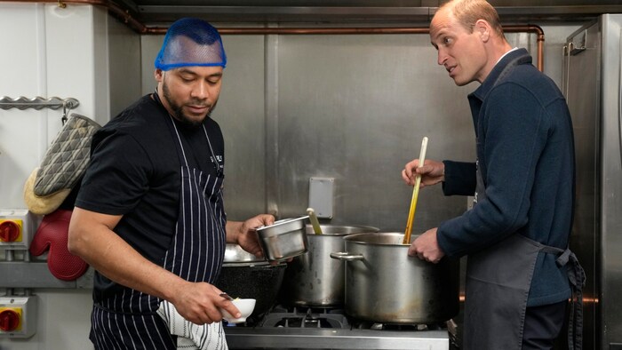 Prinz William schwang bei der Zubereitung von Bolognese-Soße den Kochlöffel.